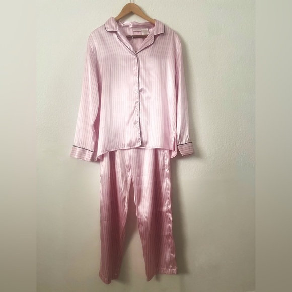 Adorable pink pinstriped satin pajamas SZ M - Picture 1 of 8